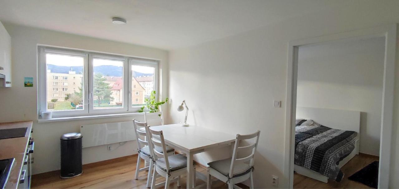 Apartman Pod Jestedem Apartment ลิเบอเรซ ภายนอก รูปภาพ